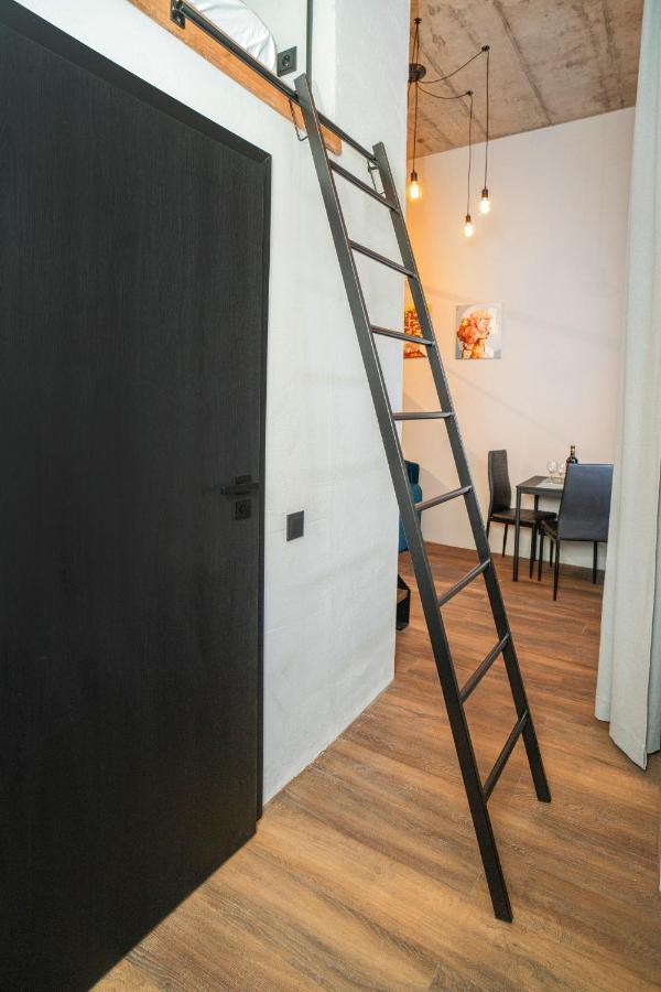 Teeny Tiny Lofts In Center Kaunas Eksteriør billede